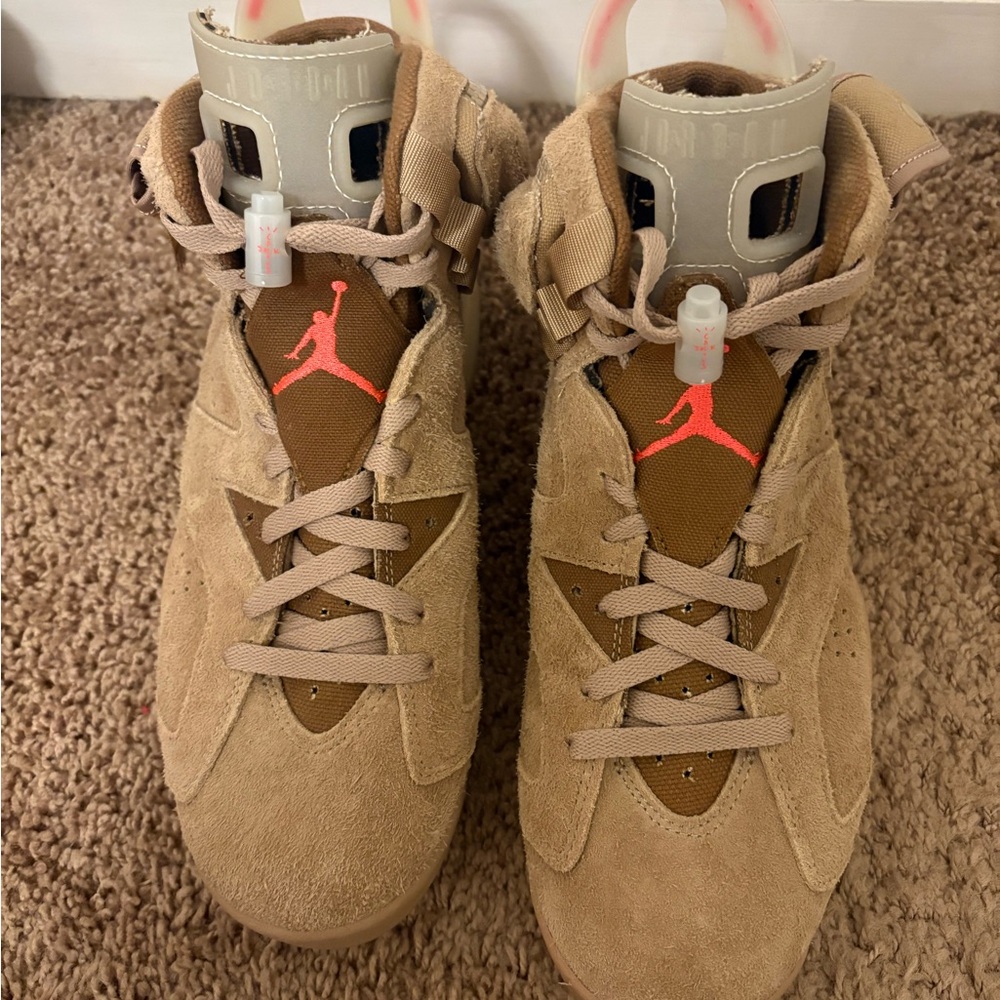 Jordan 6 Retro
Travis Scott British Khaki